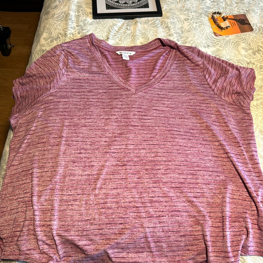 Athleta breezy vneck tshirt